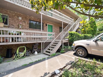 3 Shepherd Ln, Chapel Hill, NC 27514