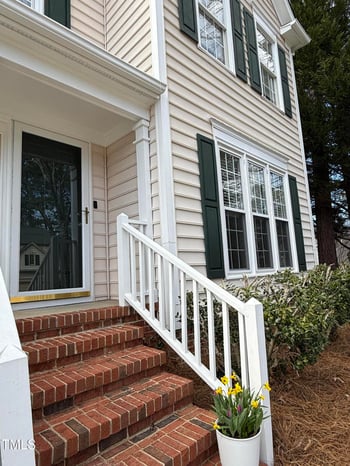 102 Ashley Brook Ct, Cary, NC 27513
